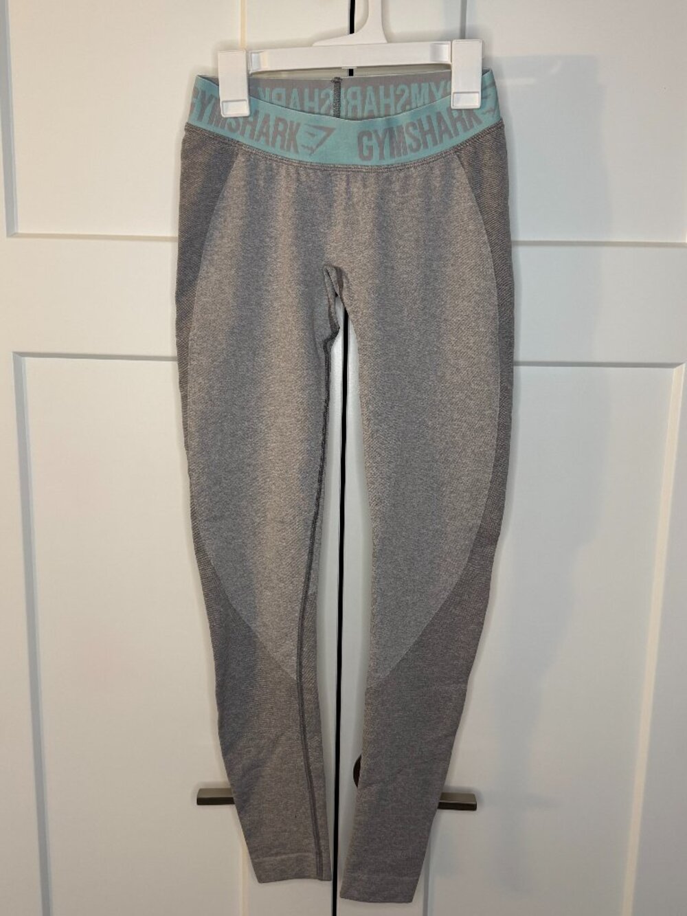 Gymshark Women's Flex Leggings Gray & Blue Low/ Mid Rise Stretch Elastic Waist M